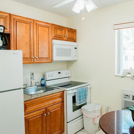 Shore Haven Resort Inn Lauderdale-by-the-Sea Extérieur photo